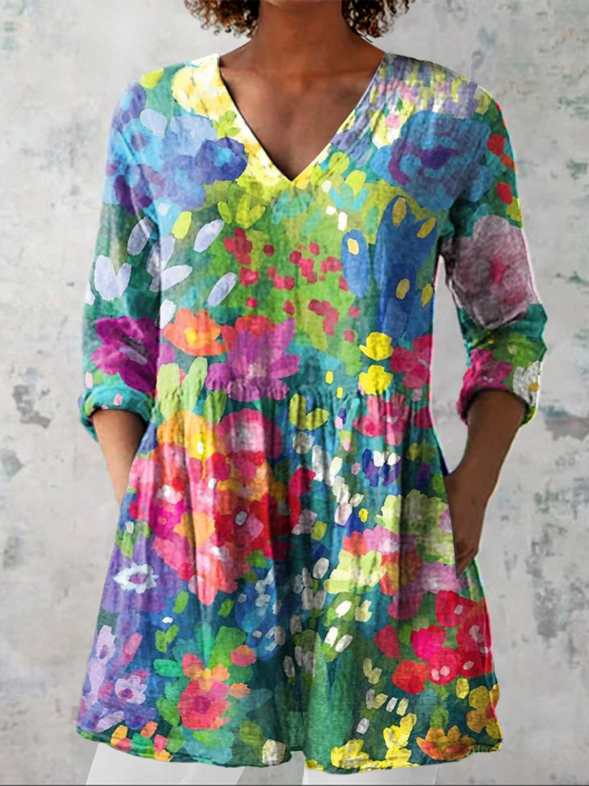 Blusa larga de cuello en V con mangas 3/4, estampado multicolor tipo acuarela