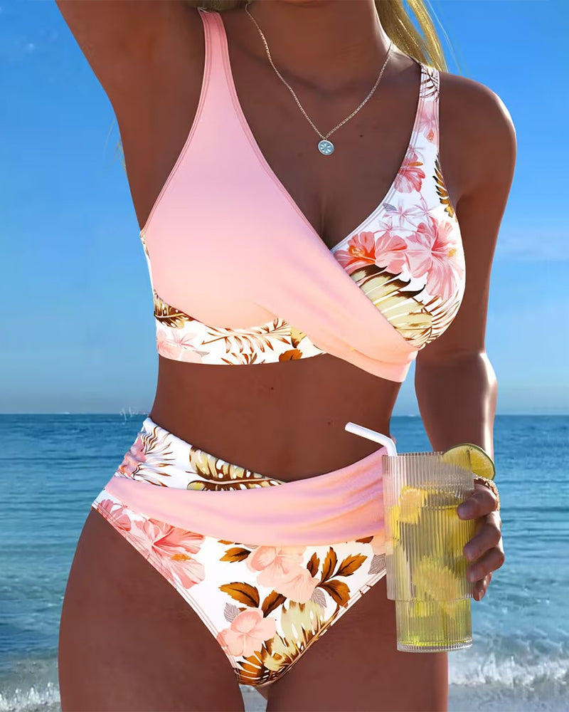 Bikini rosa de dos piezas con estampado floral tropical y ribete liso en la parte delantera