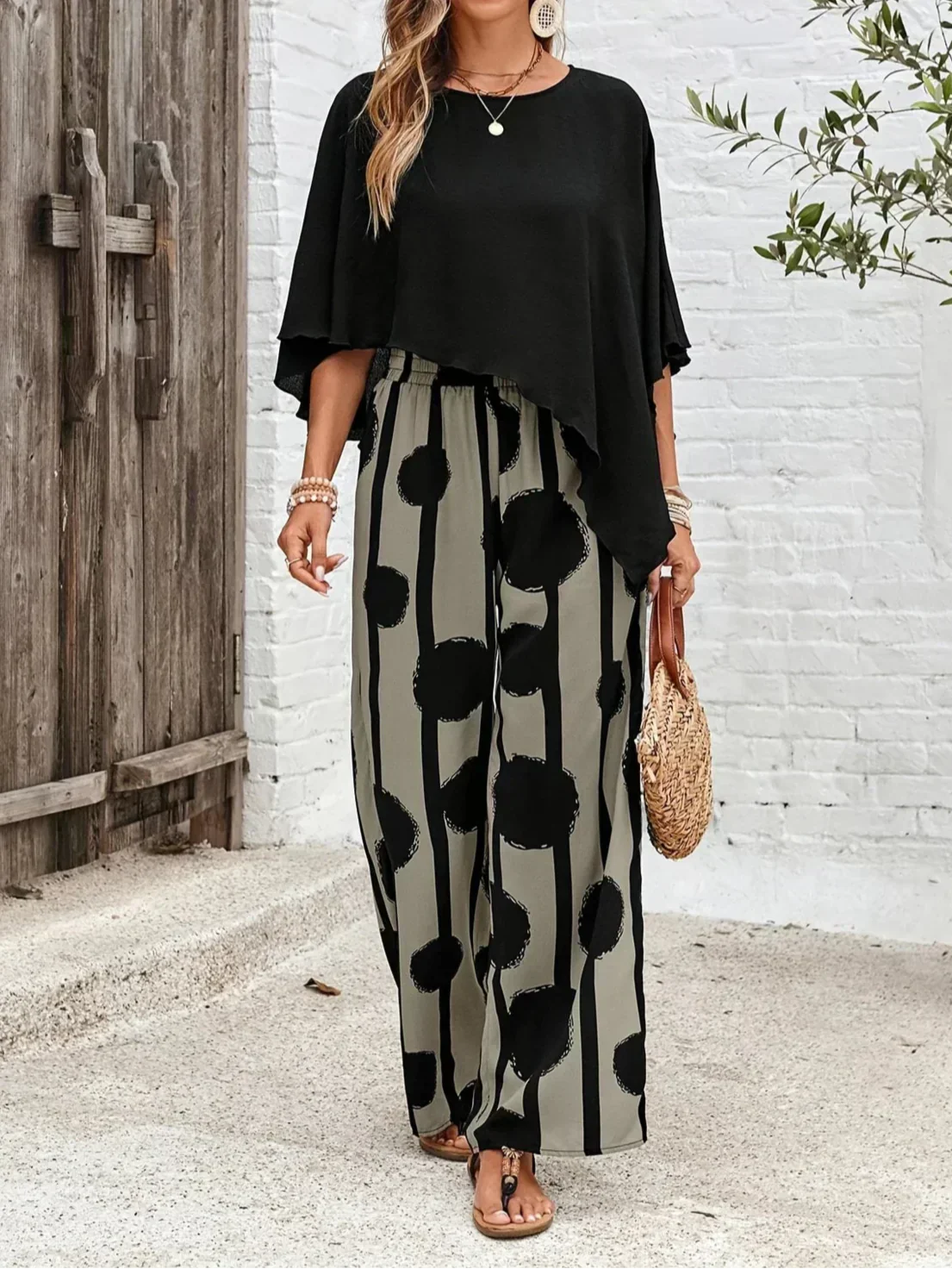 Conjunto boho negro: top de manga amplia y pantalón ancho estampado de círculos