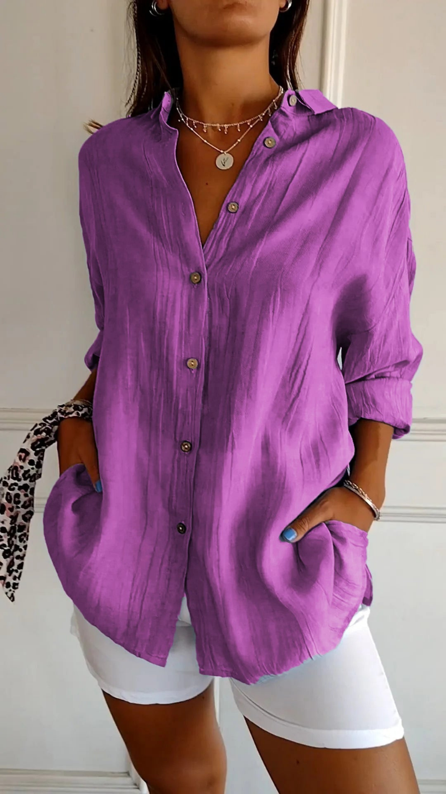 Camisa de lino púrpura oversize con botones y cuello en pico
