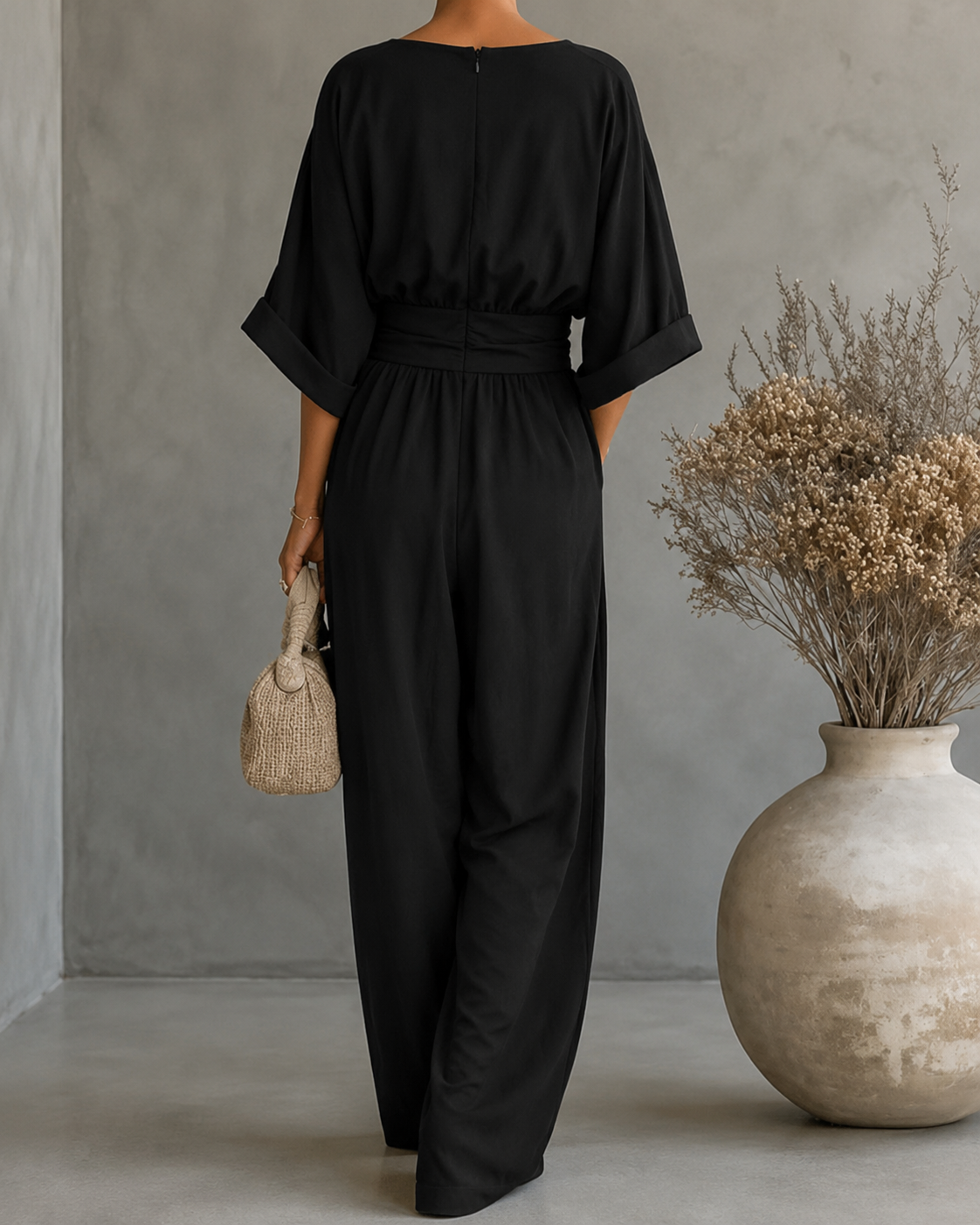 Combinaison fluida negra con cintura elástica y mangas tipo kimono, espalda lisa, larga