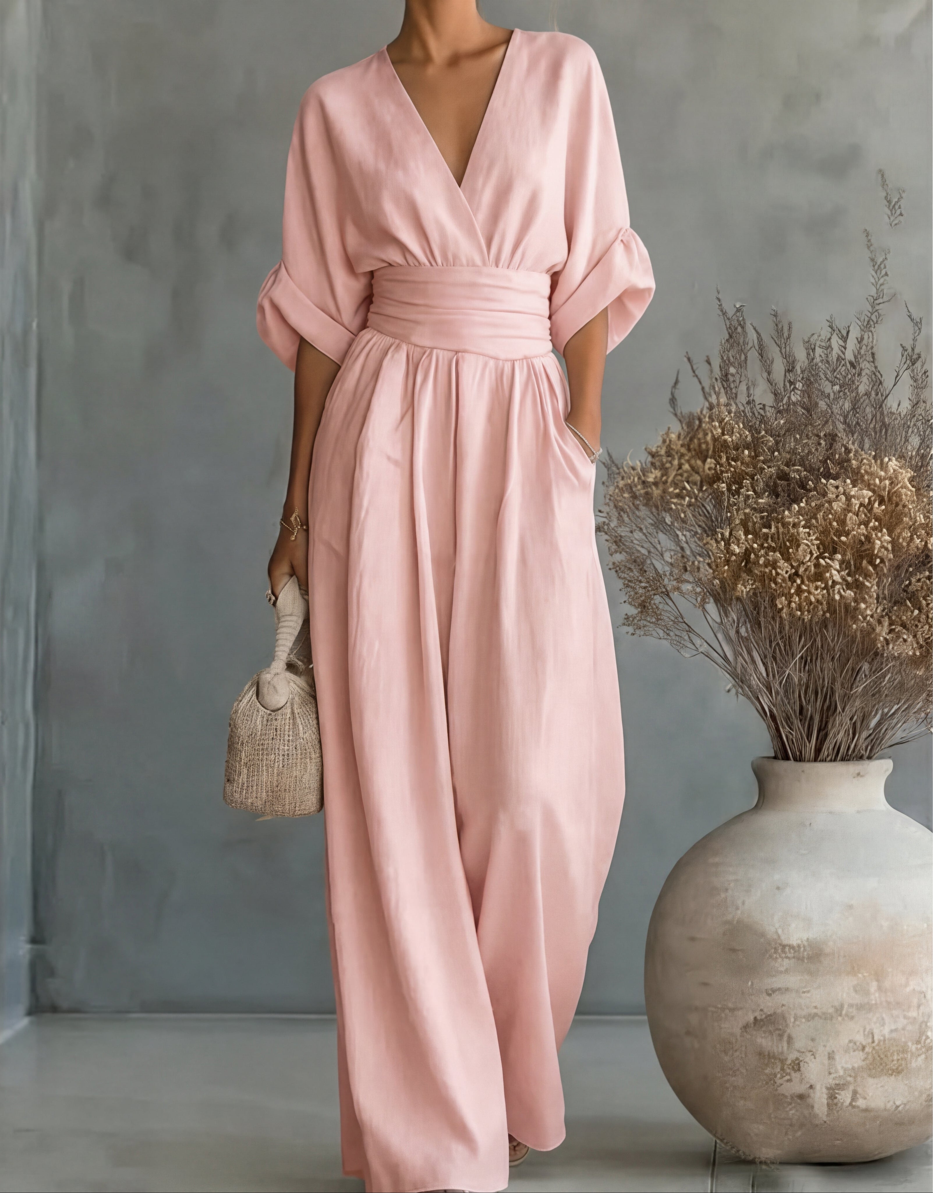 Combinaison fluida rosa claro, escote en V y cintura elástica, mangas tipo kimono, larga