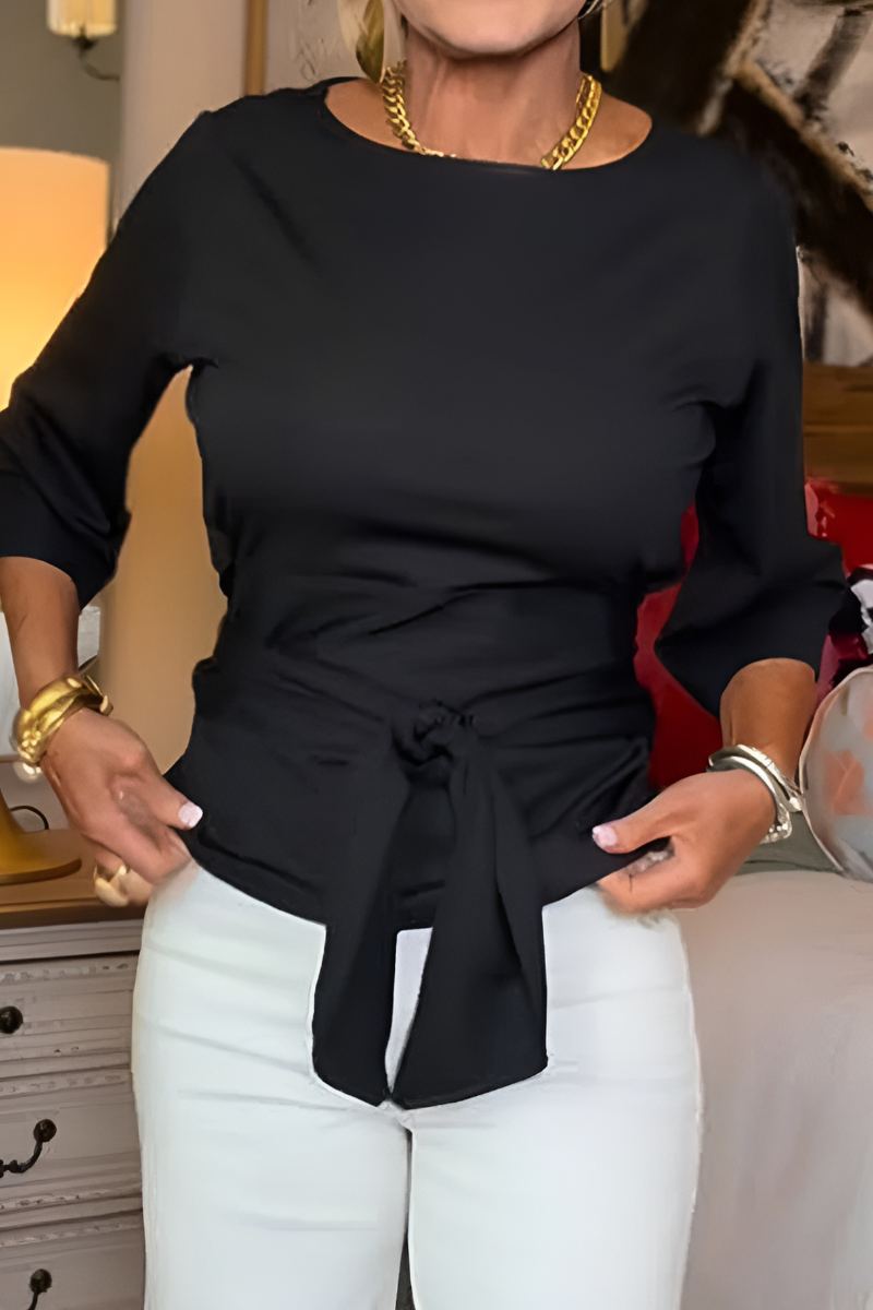 Top negro de manga 3/4 con lazo ajustable en la cintura y detalle fruncido