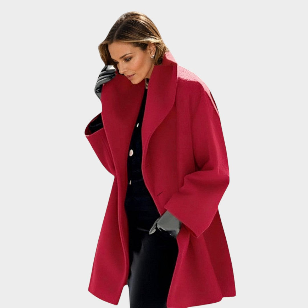 Abrigo elegante Amalia™ rojo, solapas amplias y cierre frontal con botones, manga larga