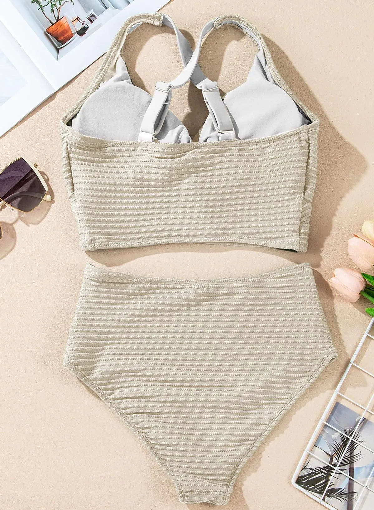 Conjunto de bikini marfil texturizado: top cruzado y braguita de tiro alto