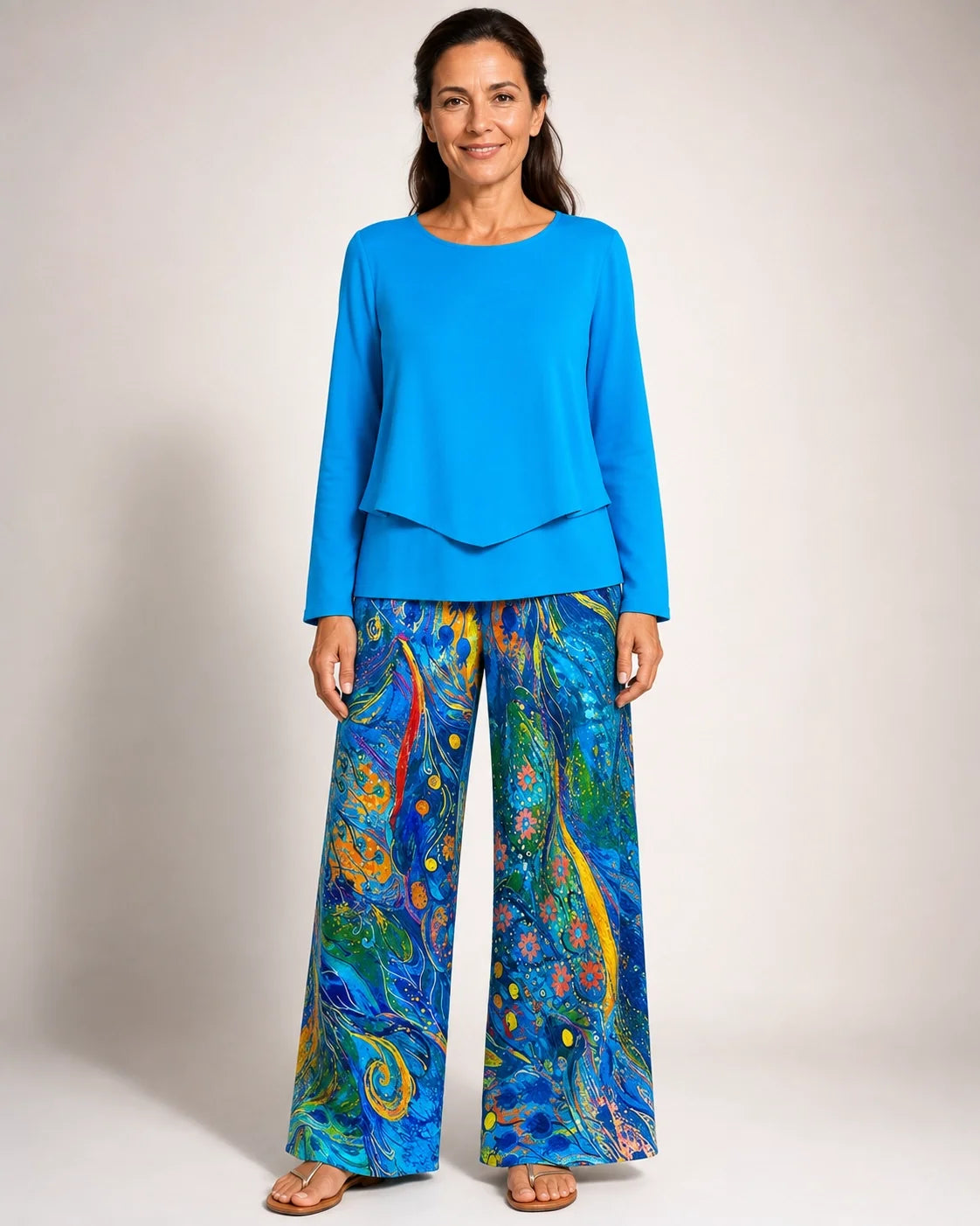 Conjunto Ximena™: top azul de manga larga y falda de estampado artístico