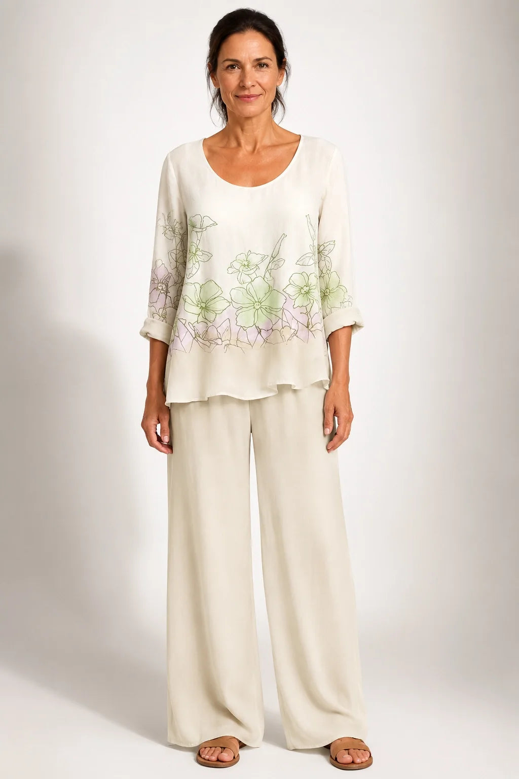 Conjunto de blusa y pantalón de pernera ancha con estampado floral verde y lila