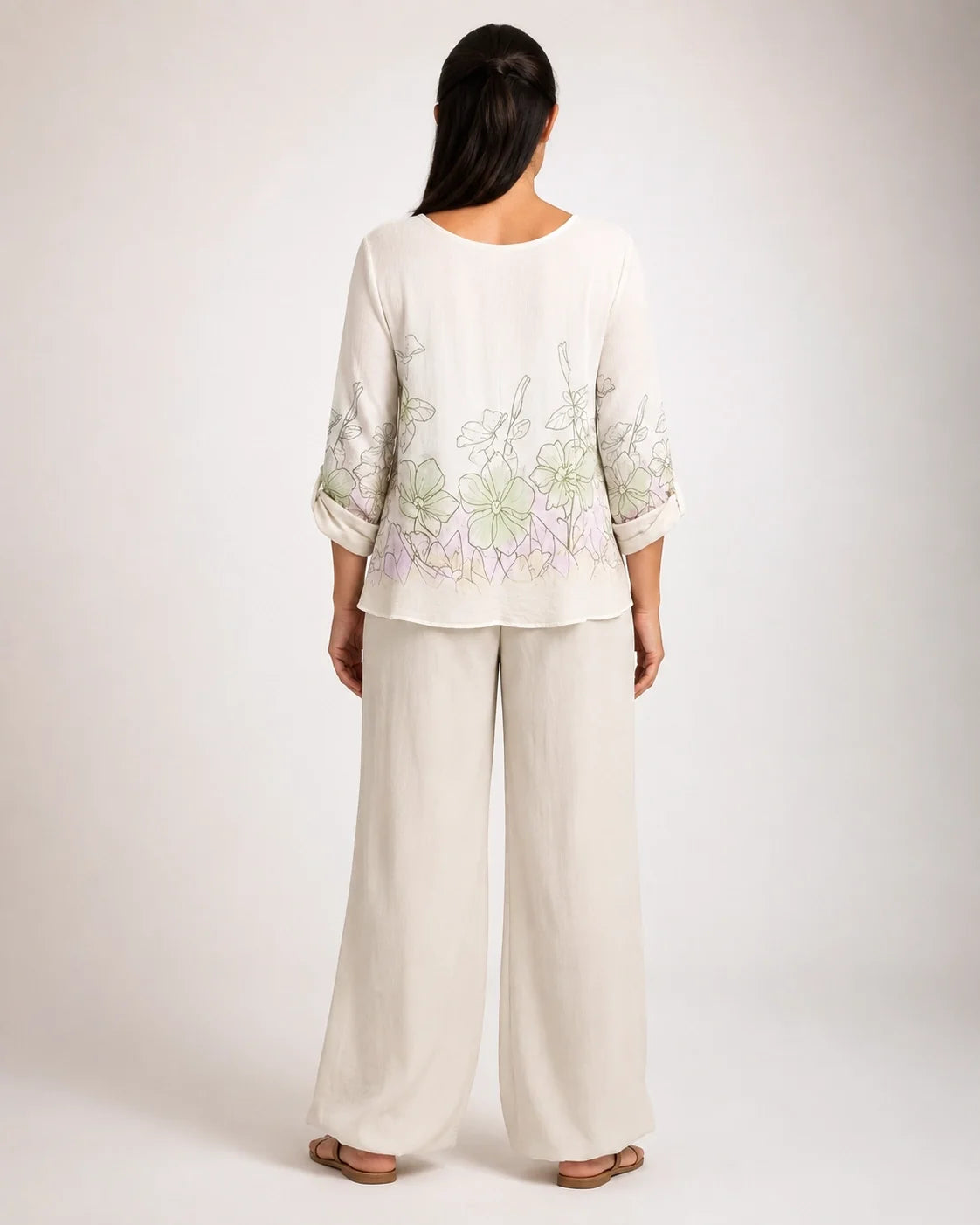 Conjunto de blusa y pantalón ancho con estampado floral en la espalda