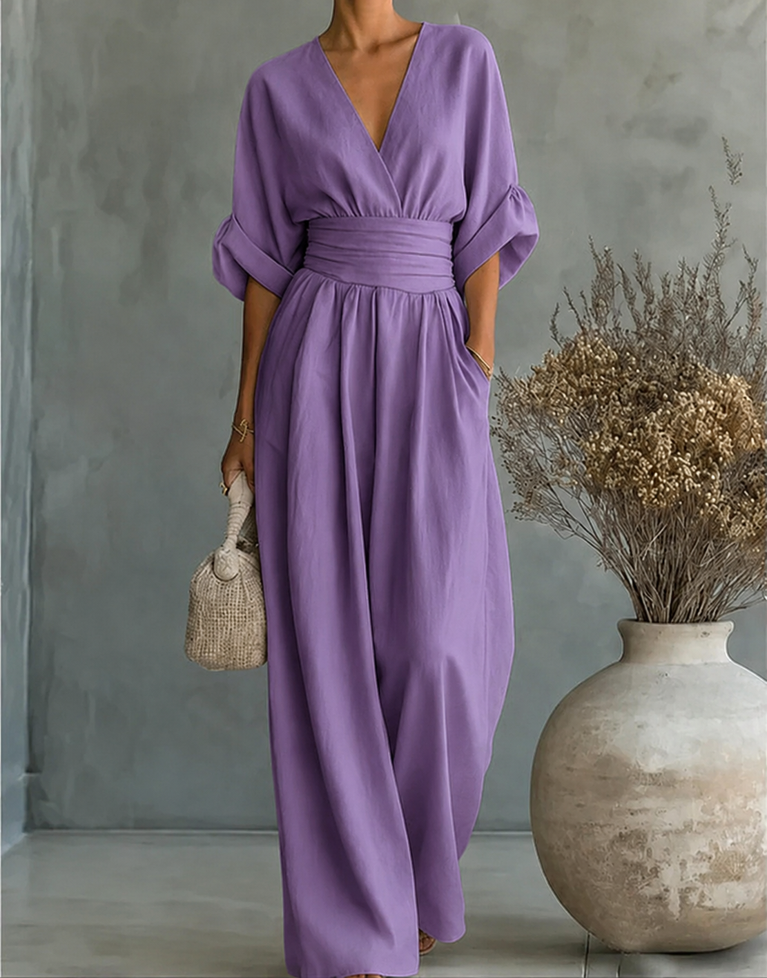 Combinaison fluida violeta, escote en V y cintura elástica, mangas tipo kimono, larga
