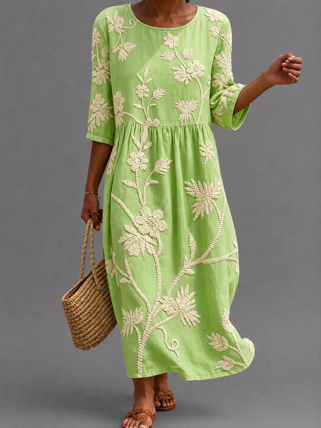 Vestido verde informal de mujer, estampado floral bordado y manga tres cuartos