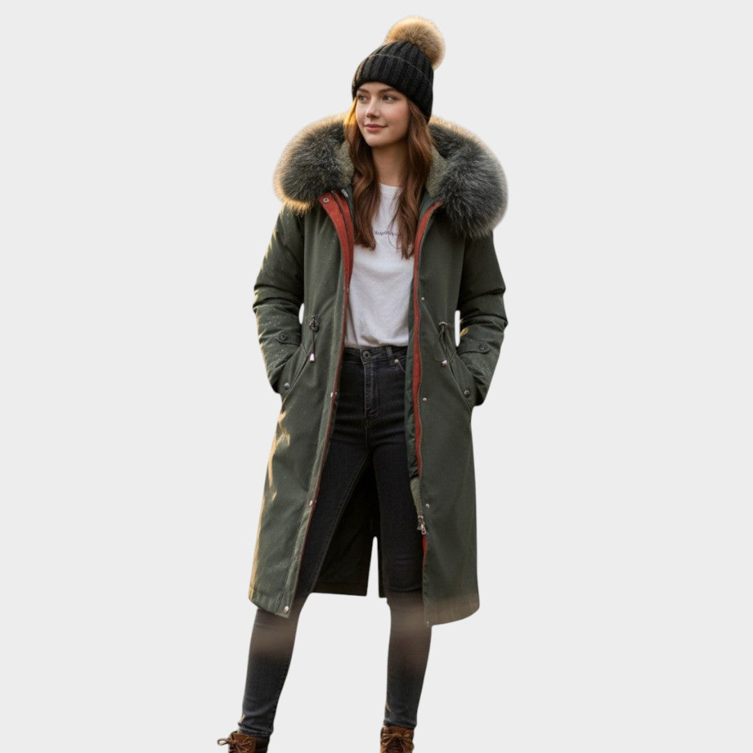 Chaqueta de otoño verde oscuro con capucha y ribete de piel en el cuello