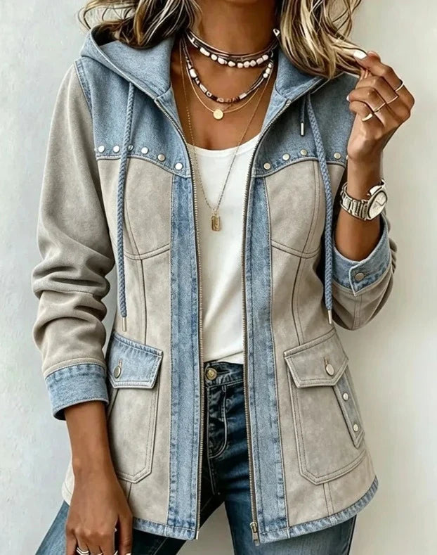 Chaqueta con capucha patchwork gris claro y azul, bolsillos con botón