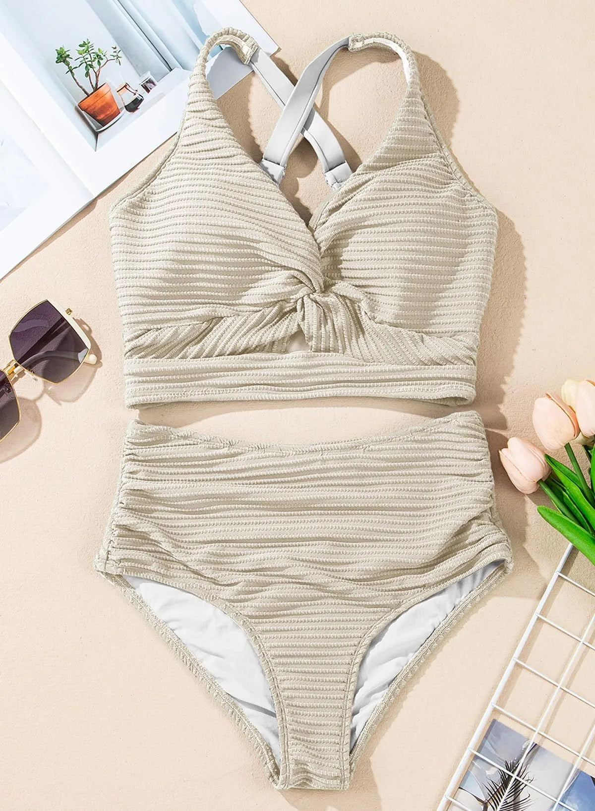 Conjunto de bikini marfil texturizado: top cruzado y braguita de talle alto