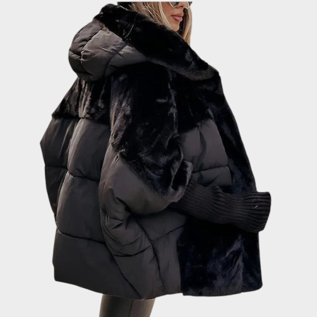 Abrigo de invierno patchwork negro con capucha y acolchado con piel sintética