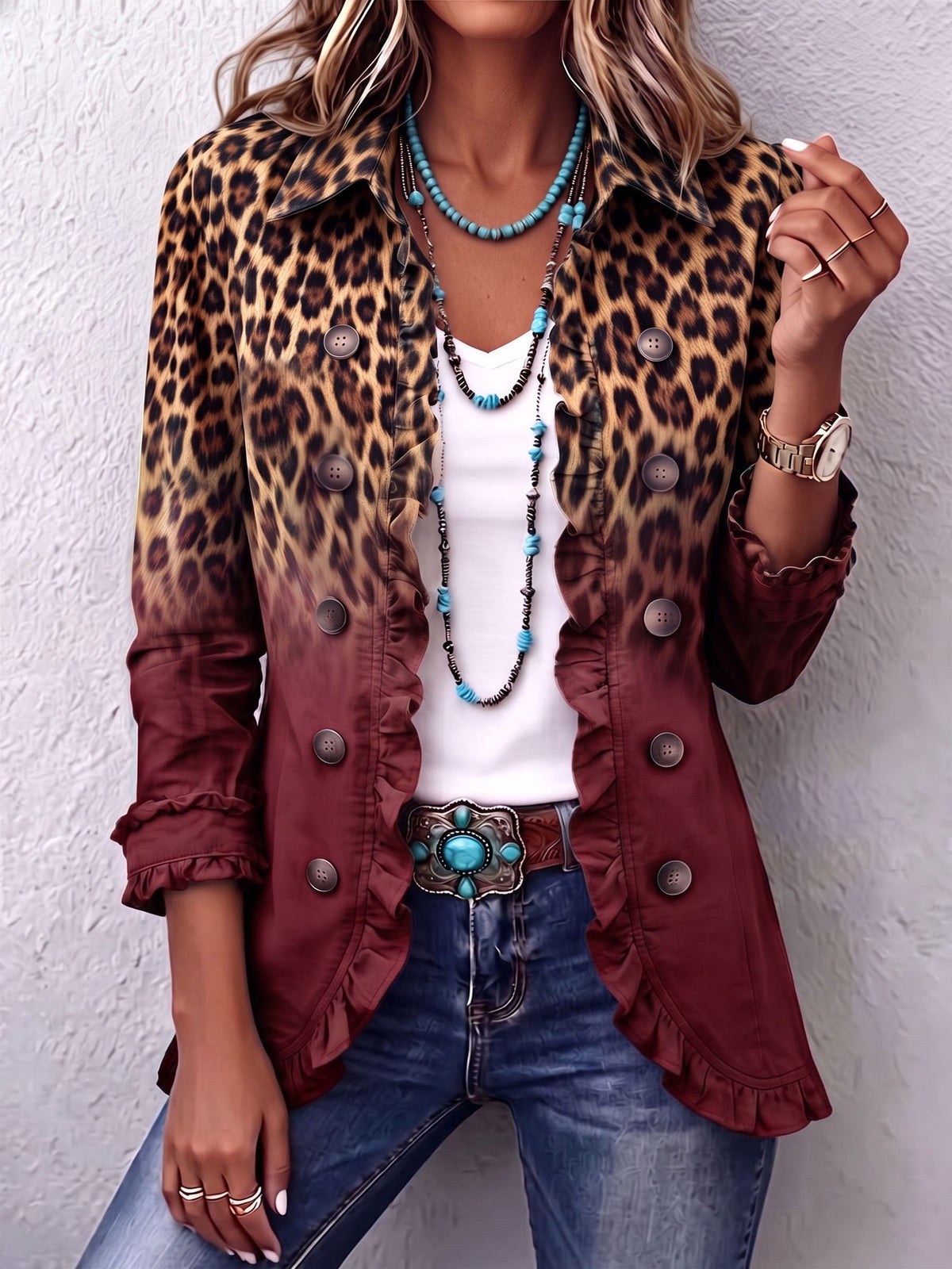 Chaqueta tipo blazer degradada vino con estampado leopardo, botones y volantes